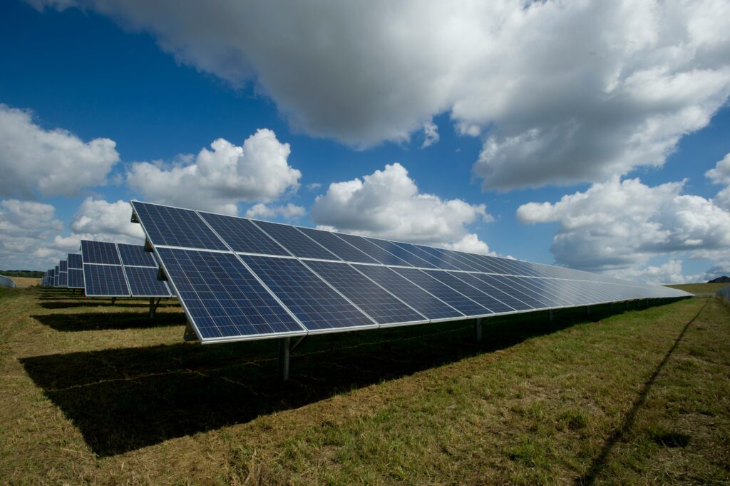 太陽光発電に最適な地域と条件を解説！のアイキャッチ画像